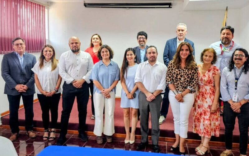 Autoridades provinciales y comunales refuerzan coordinación para el traspaso educativo al SLEP Talagante