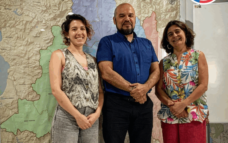 Provincial de Educación se reúne con la directora del SLEP de Talagante