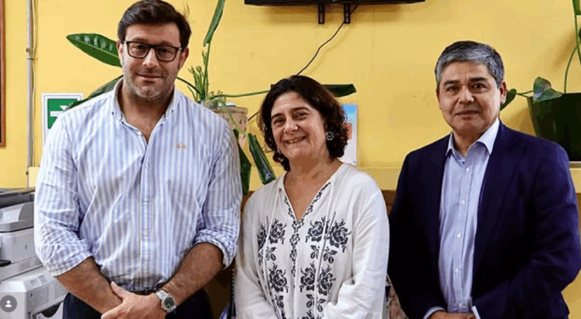 Directora Ejecutiva del SLEP Talagante, junto al Subdirector de Administración y Finanzas, sostuvo una reunión con el alcalde de Isla de Maipo